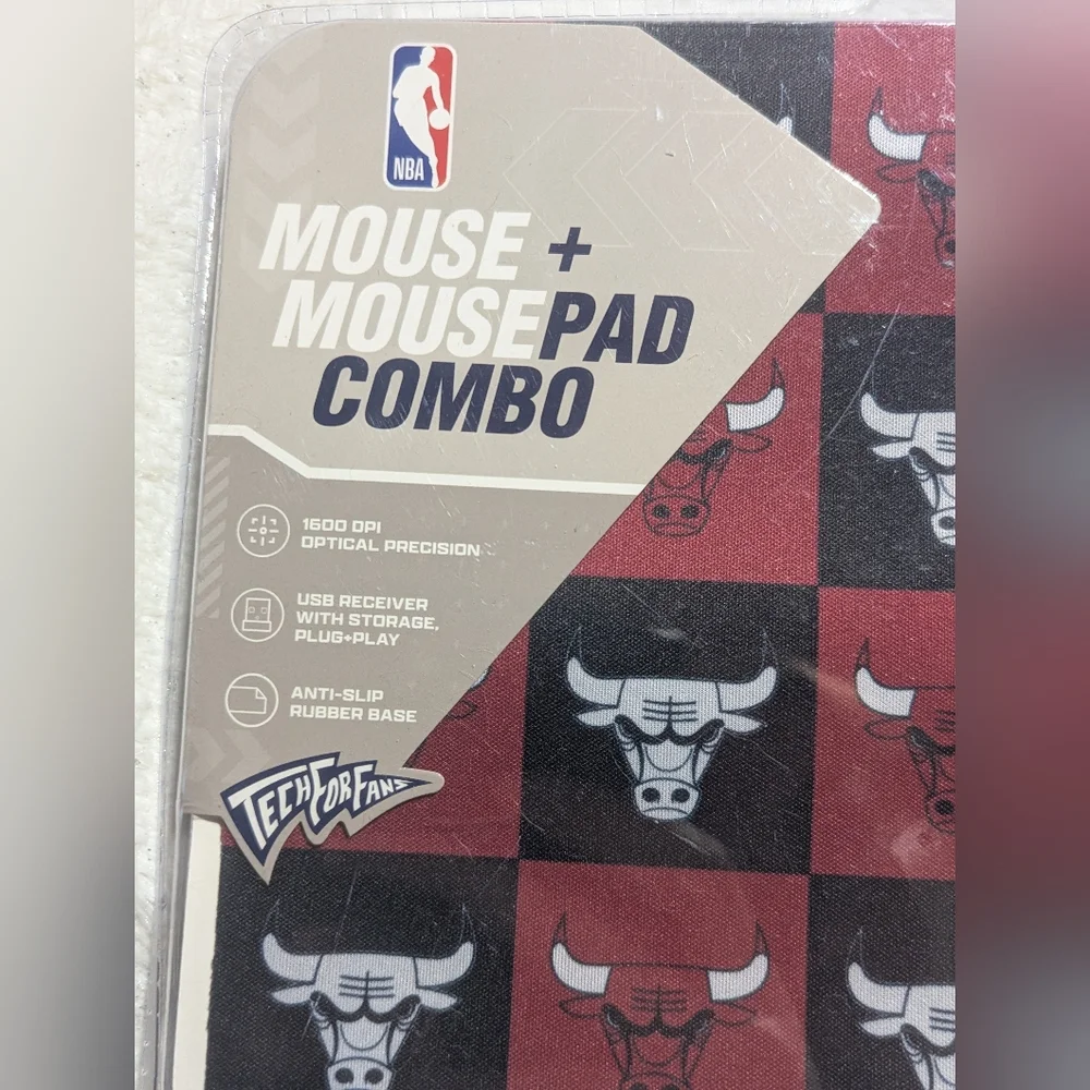 Chicago Bulls NBA Wireless Mouse & Mousepad Combo Tech For Fans Red Black